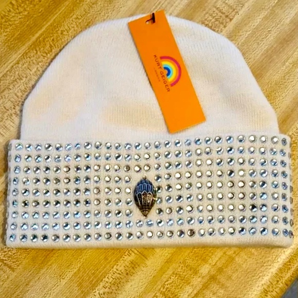 SOLD —- Kurt Geiger 🎁NWT Creme Crystal Blinged Knit Beanie Hat 🎁 Gift Ready - Picture 3 of 9